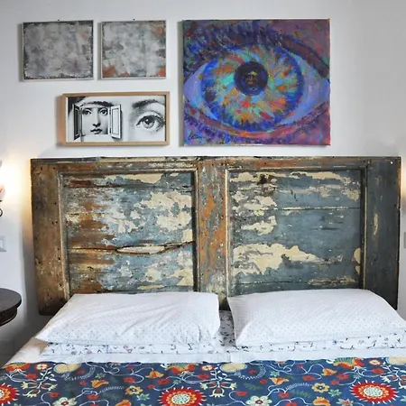 Apt 7 Baci